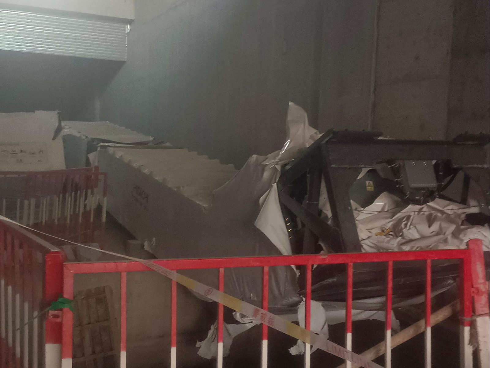 中原科技城扶梯吊装